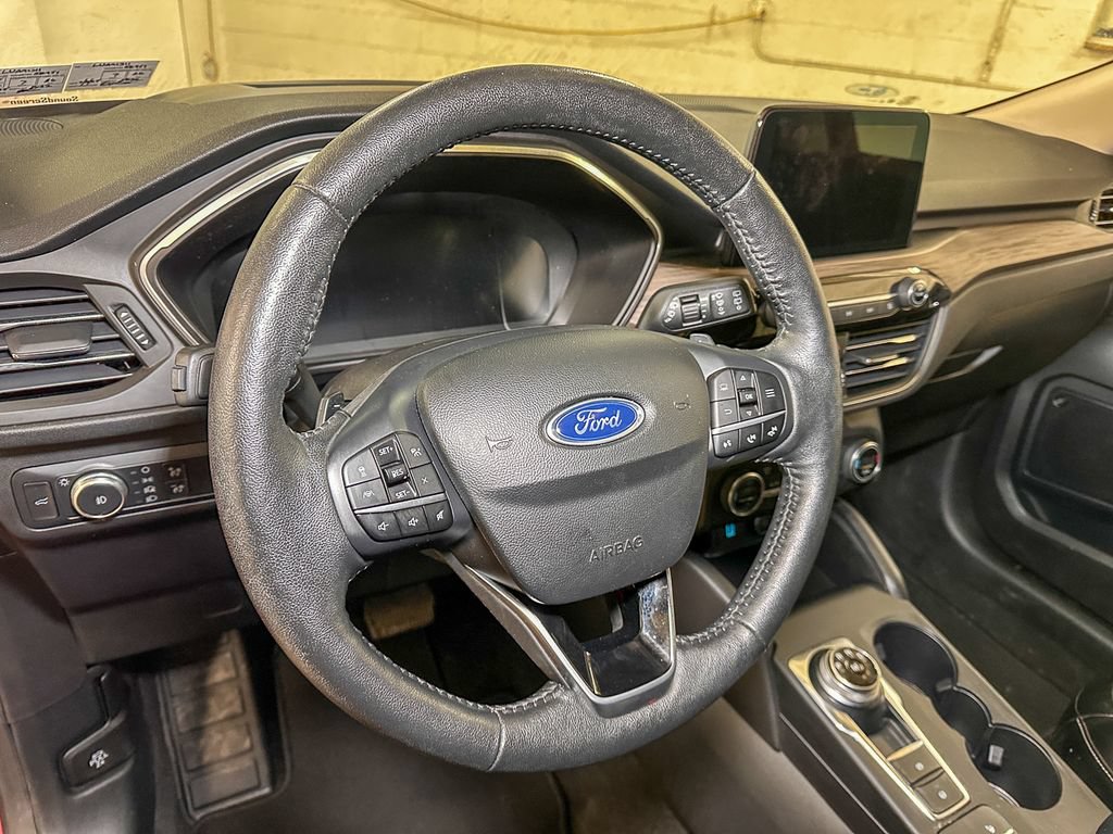 Certified 2020 Ford Escape Titanium AWD/4WD image 28