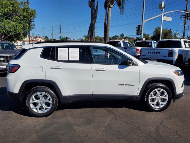 Used 2024 Jeep Compass Latitude image 4