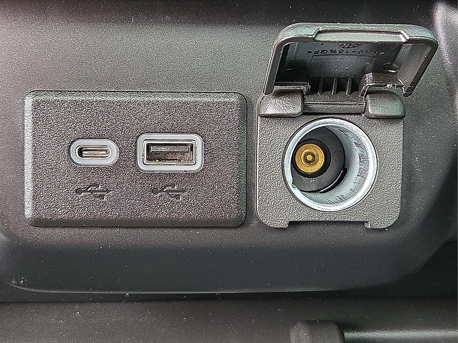 Used 2022 GMC Sierra 3500 Denali w/ Denali Ultimate Package image 19