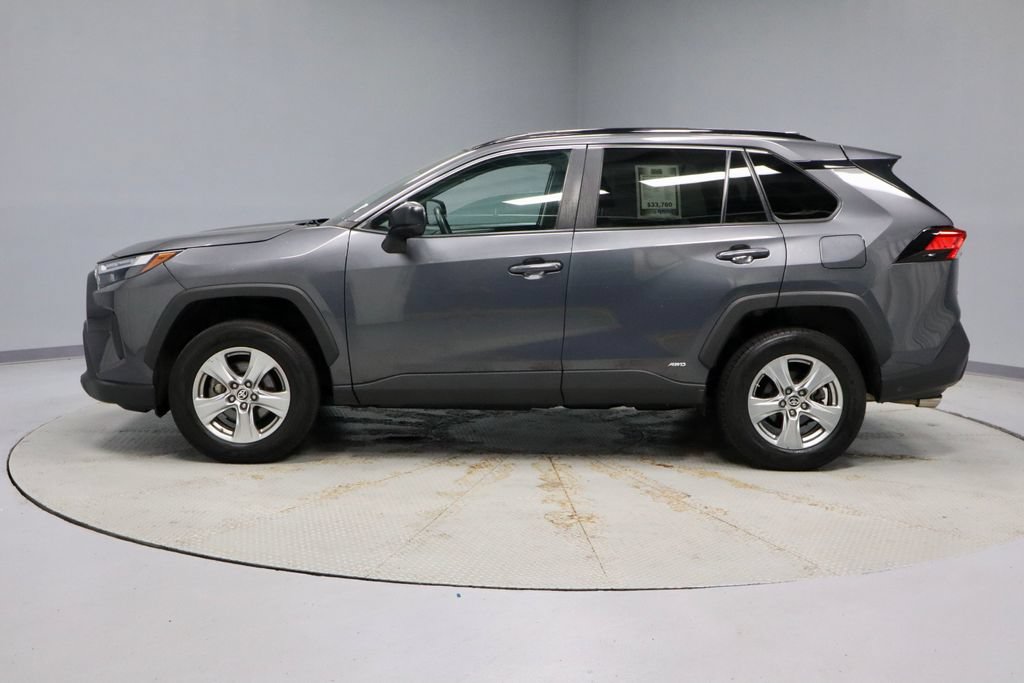 Used 2024 Toyota RAV4 LE AWD/4WD image 8