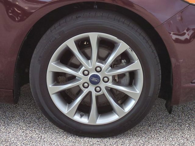 Certified 2017 Ford Fusion SE image 11