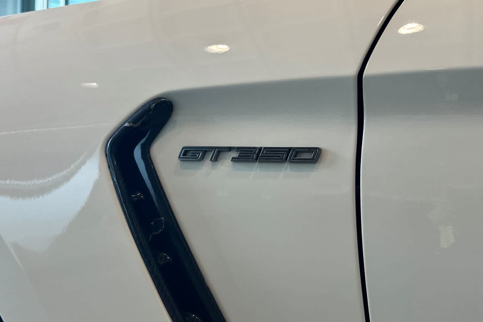 Certified 2020 Ford Mustang Shelby GT350 w/ Technology Package RWD image 35