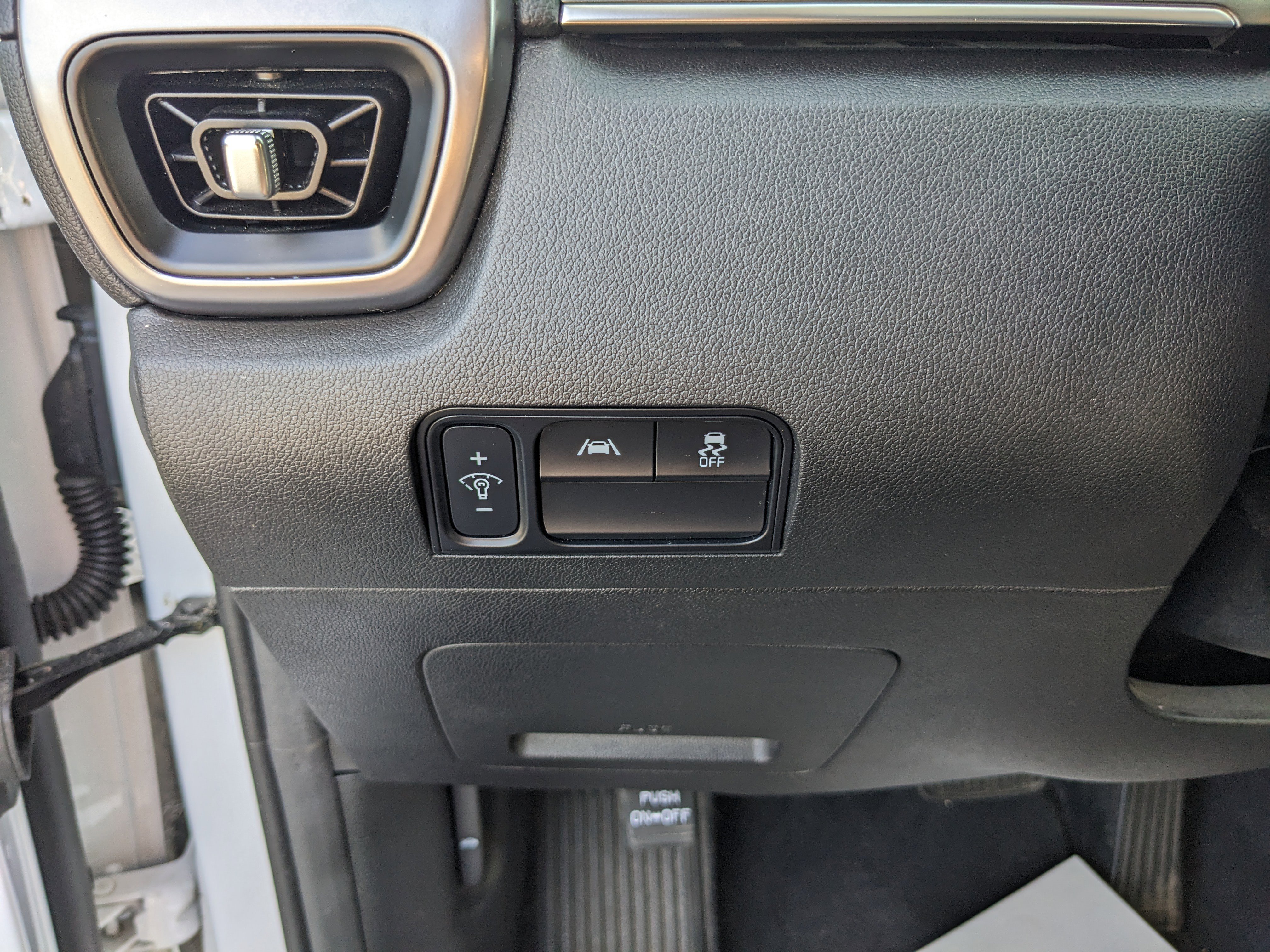 Used 2023 Kia Sorento LX image 25