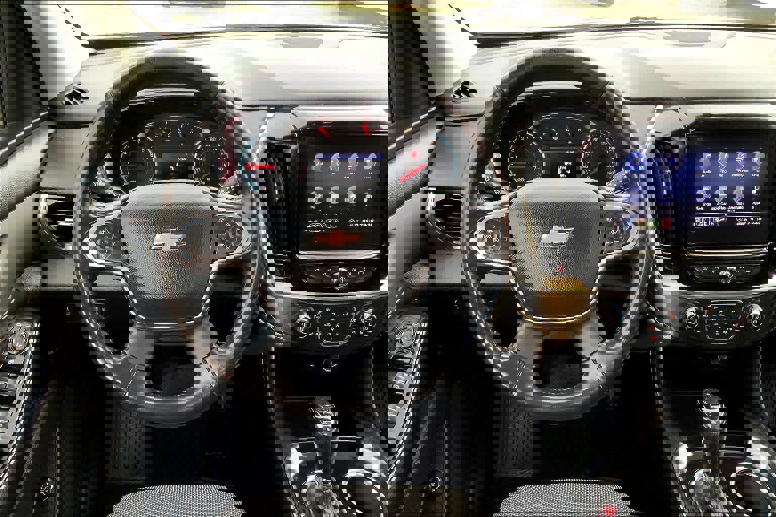 Used 2020 Chevrolet Traverse LT image 8