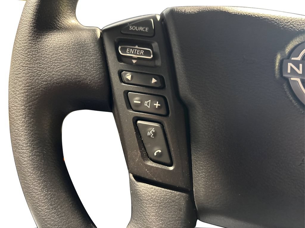 Used 2025 Nissan Frontier SV AWD/4WD image 34