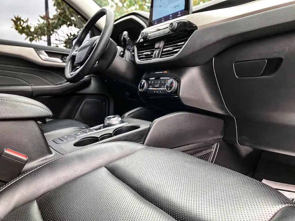 Certified 2022 Ford Escape SEL AWD/4WD image 29