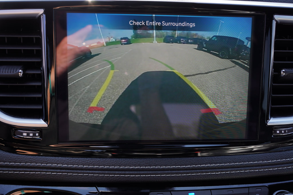 Used 2025 Chrysler Pacifica Limited FWD image 35