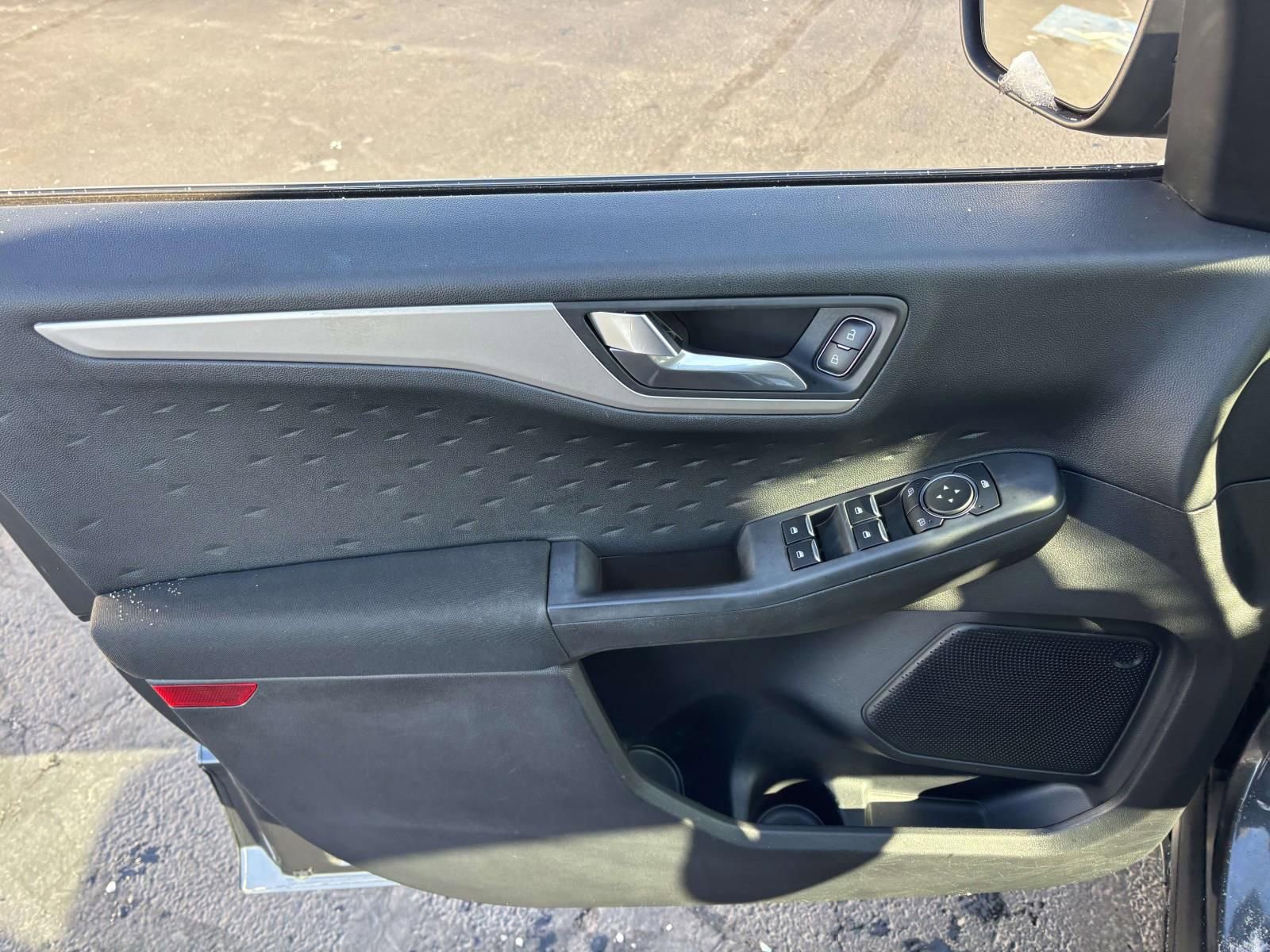 Certified 2020 Ford Escape SE image 13