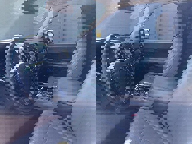 Certified 2020 Ford Expedition XLT w/ Equipment Group 202A image 27