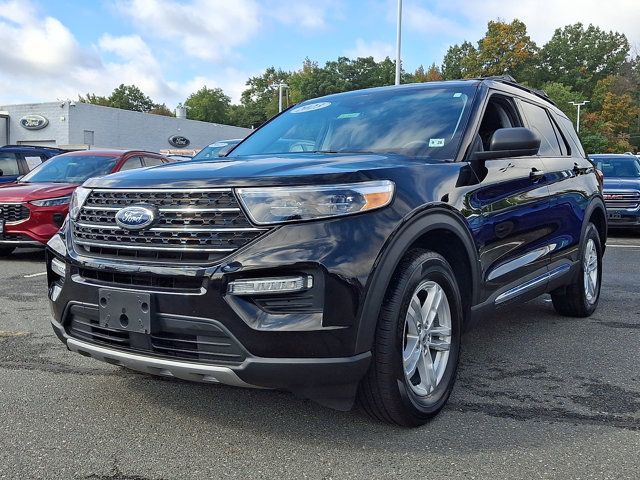 Certified 2023 Ford Explorer XLT w/ Equipment Group 202A AWD/4WD image 4