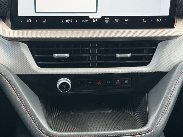 Certified 2025 Ford Explorer Active RWD image 25