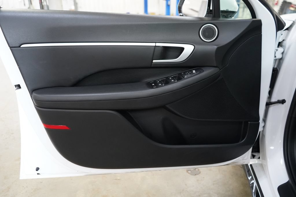 Used 2025 Hyundai Sonata SEL FWD image 13
