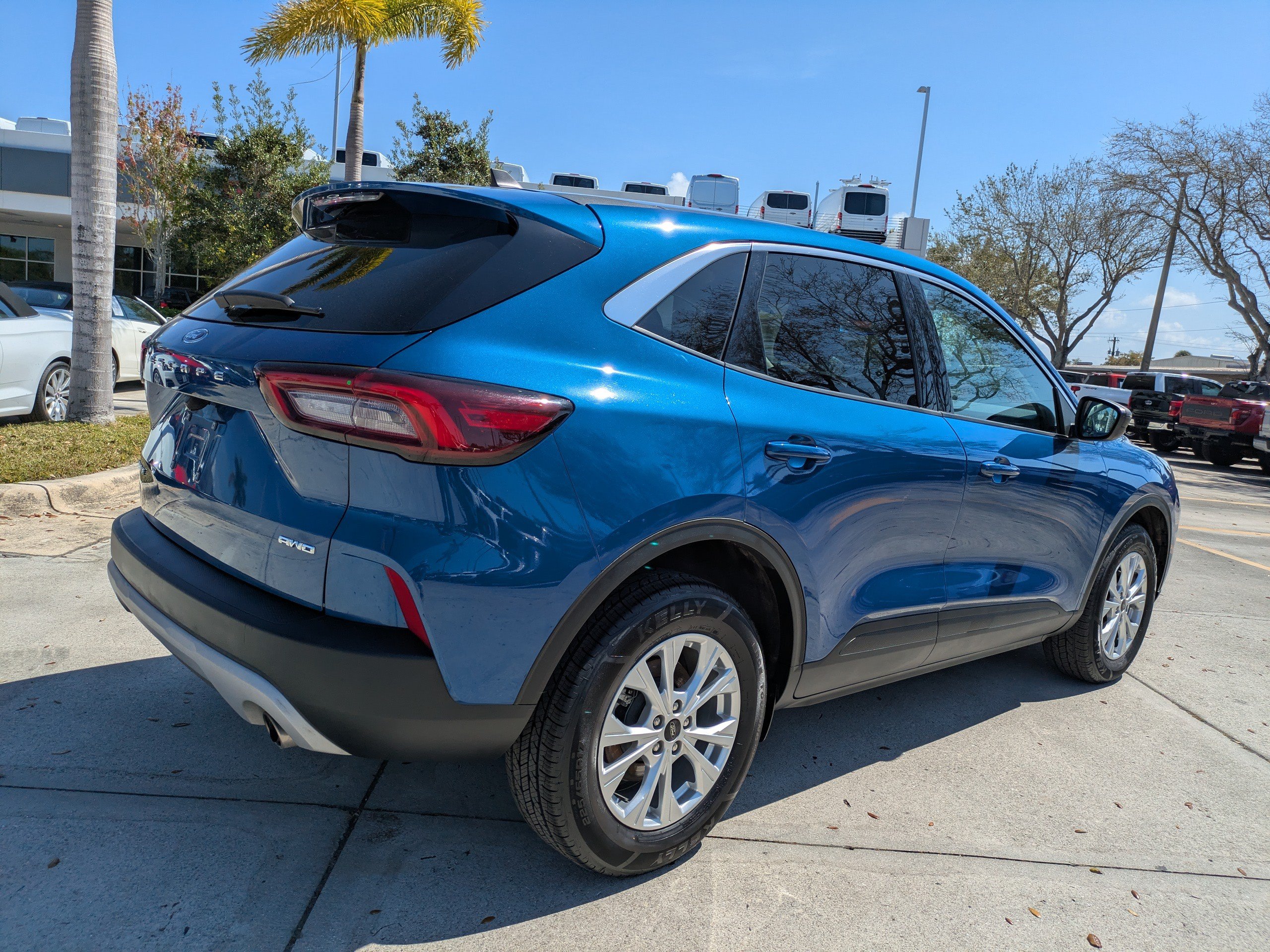 Certified 2023 Ford Escape Active AWD/4WD image 4