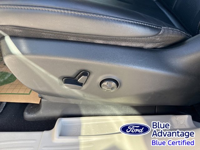 Used 2024 Chrysler Pacifica Touring-L image 17