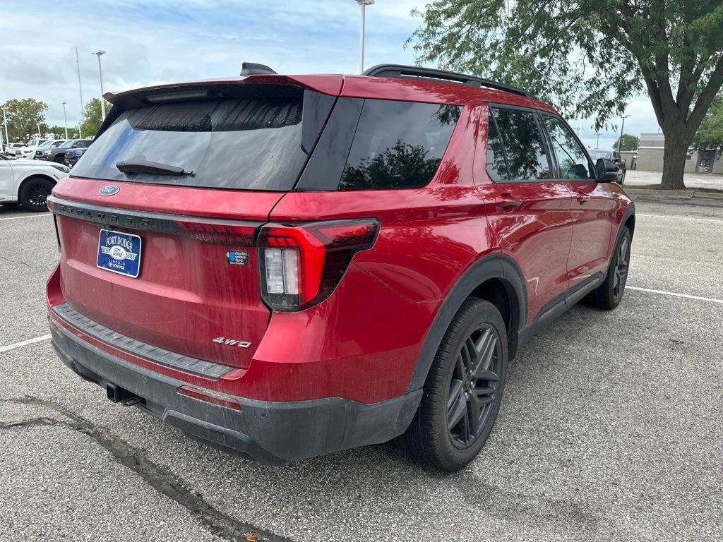 Certified 2025 Ford Explorer ST-Line w/ Premium Package AWD/4WD image 6