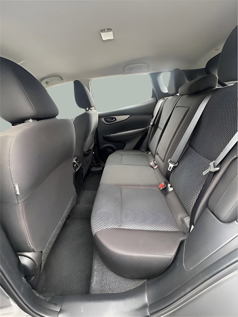 Used 2021 Nissan Rogue Sport S image 14