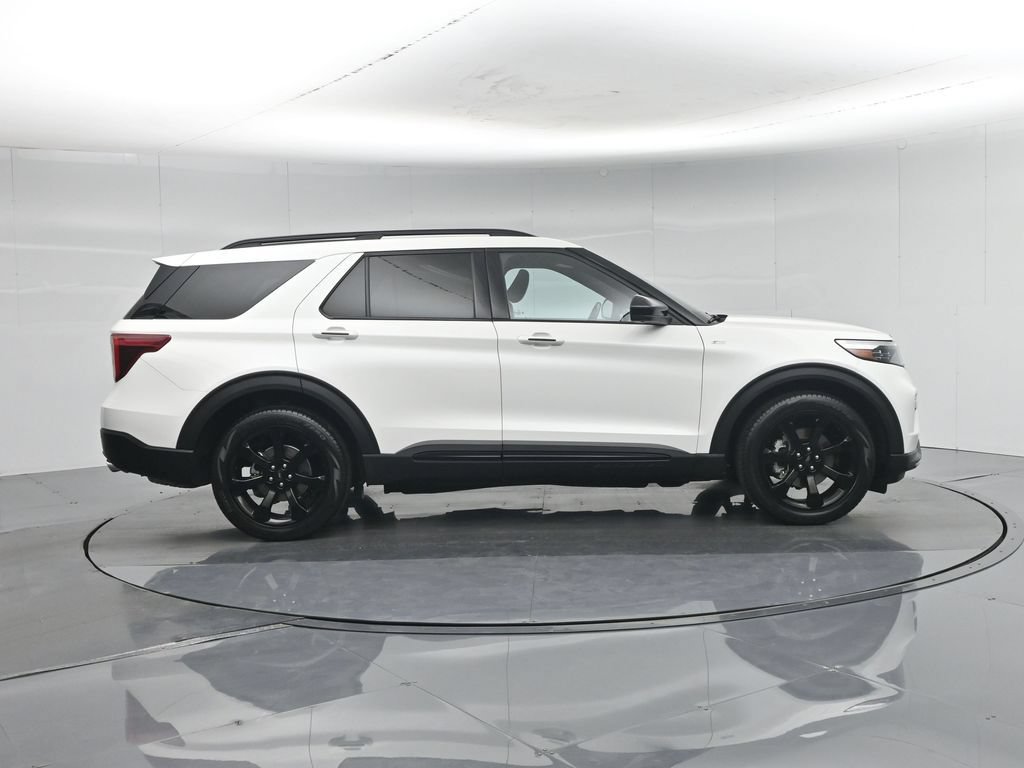 Certified 2023 Ford Explorer ST-Line w/ Class IV Trailer Tow Package RWD image 29