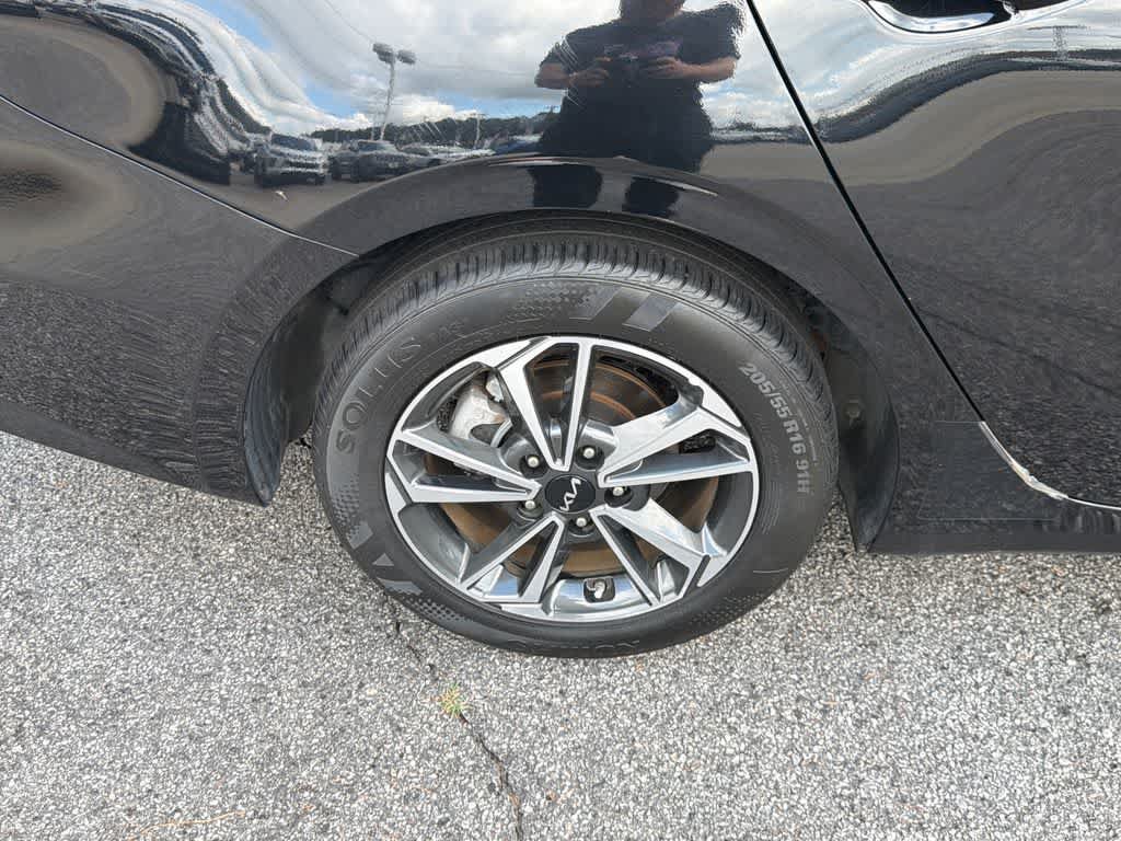 Used 2023 Kia Forte LXS FWD image 16