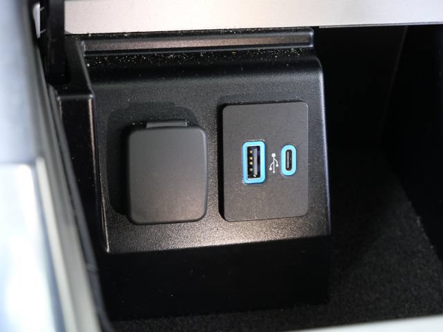 Certified 2021 Ford Explorer Limited AWD/4WD image 22