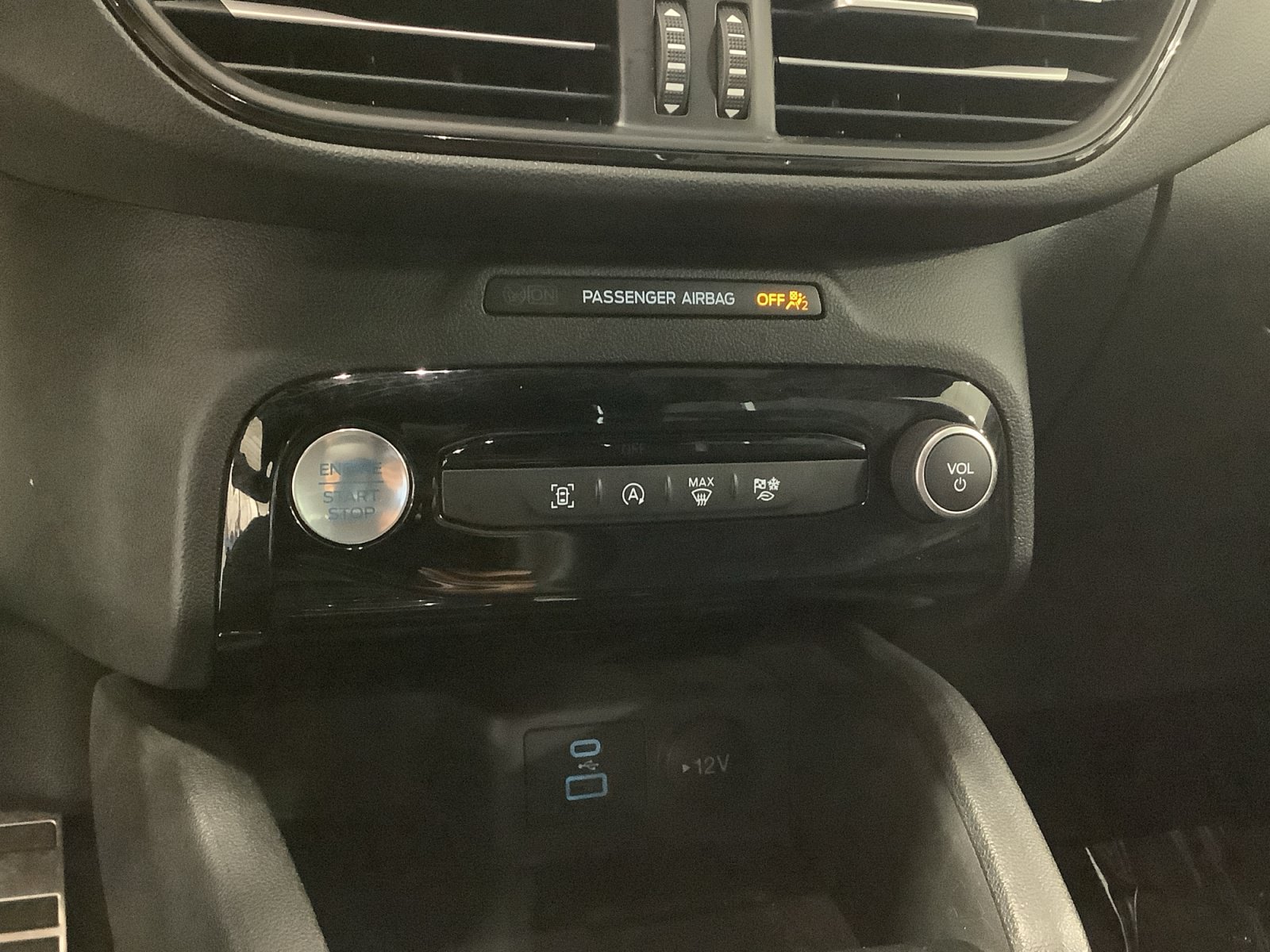 Certified 2023 Ford Escape ST-Line w/ Tech Pack #1 FWD image 16
