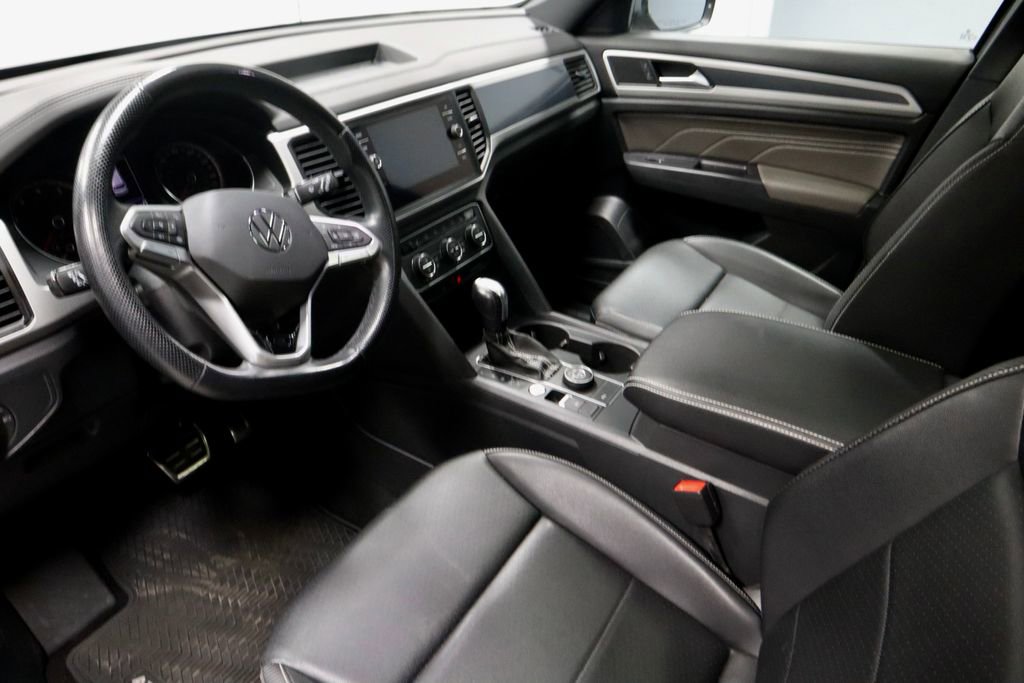Used 2021 Volkswagen Atlas Cross Sport SE w/ Panoramic Sunroof Package image 23