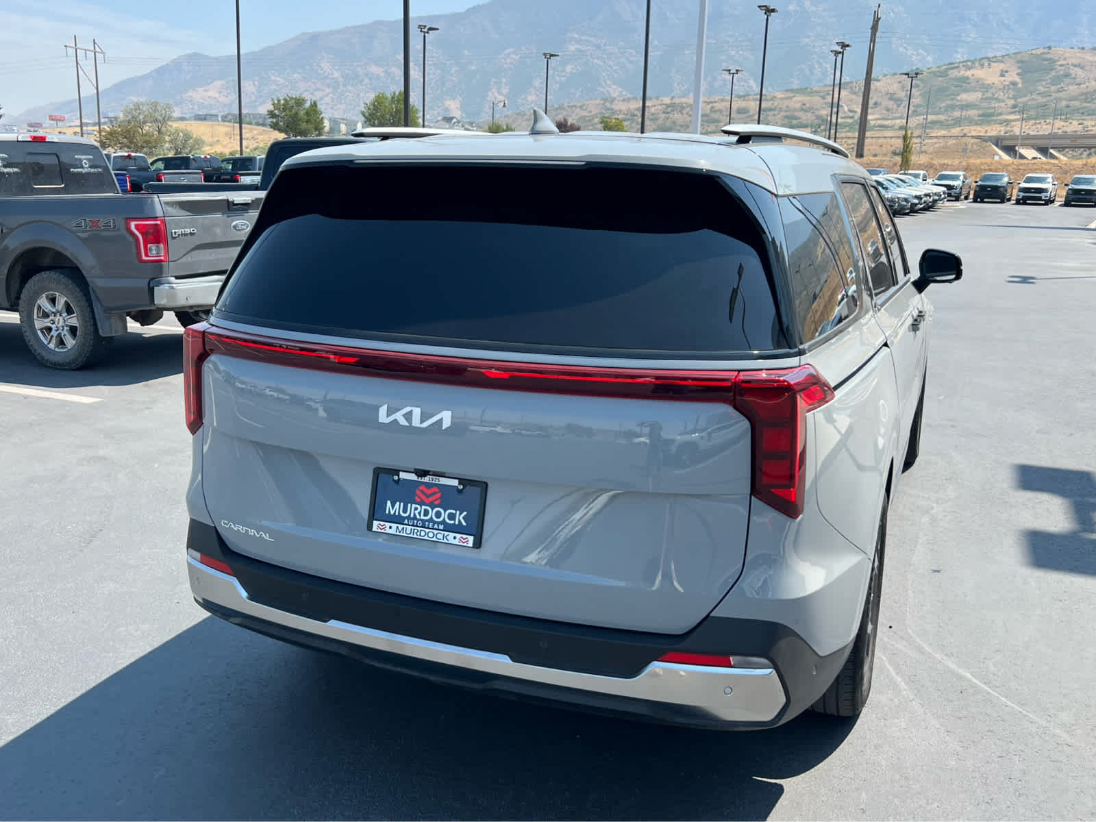 Used 2025 Kia Carnival SX FWD image 8