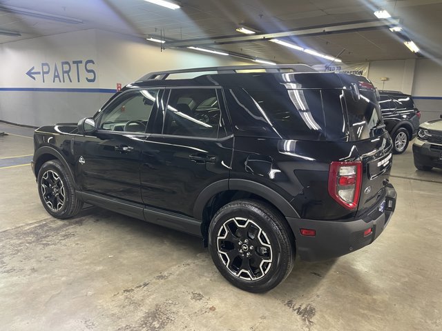Certified 2025 Ford Bronco Sport Outer Banks w/ Outer Banks Tech Package+ AWD/4WD image 3