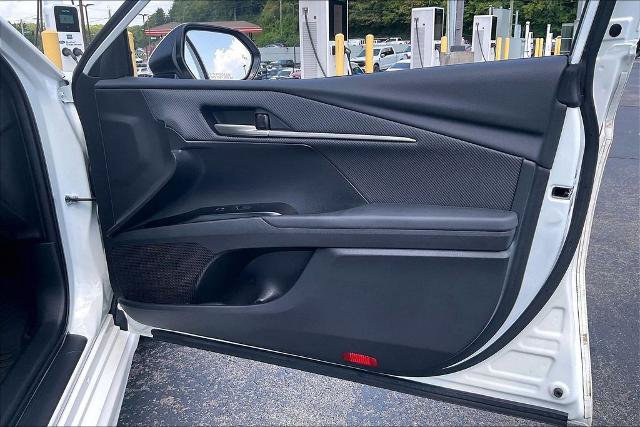 Used 2025 Toyota Camry SE w/ Convenience Package FWD image 23