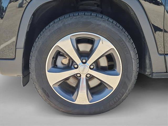Used 2020 Jeep Cherokee Limited AWD/4WD image 23