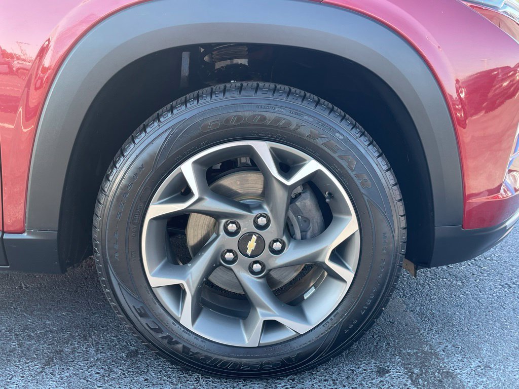 Used 2024 Chevrolet Trax LT FWD image 30