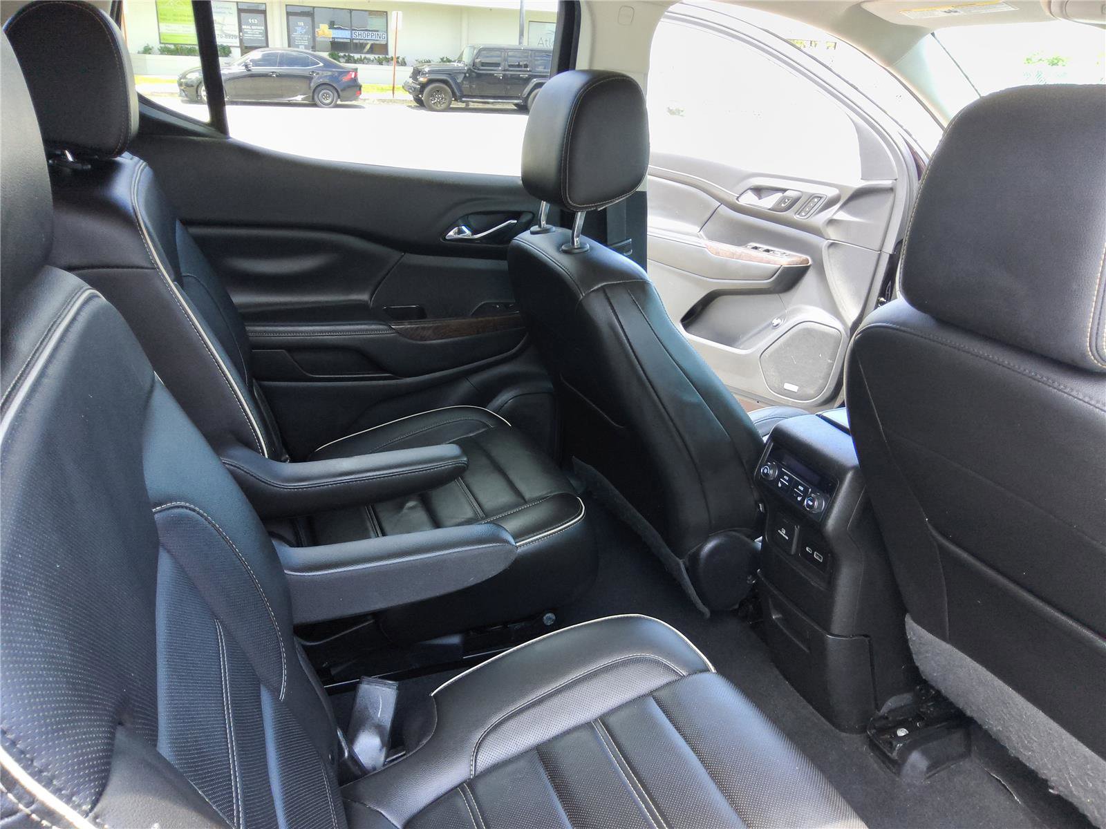 Used 2020 GMC Acadia Denali AWD/4WD image 26