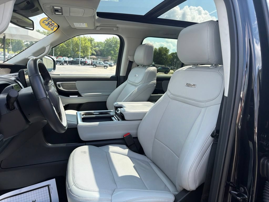 Certified 2025 Ford Expedition Max Platinum w/ Driver's Package AWD/4WD image 12