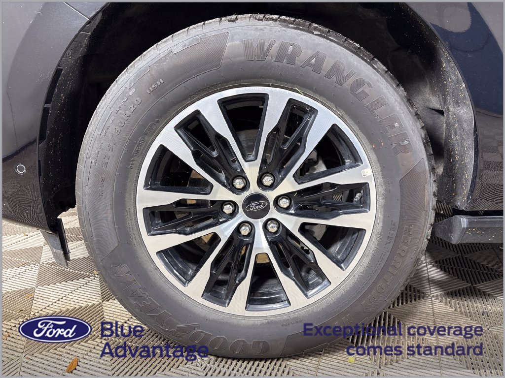 Certified 2025 Ford Expedition Platinum AWD/4WD image 14