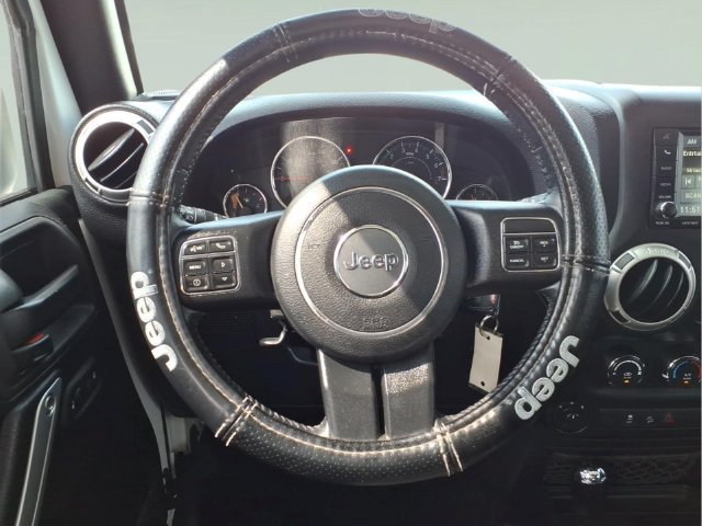 Used 2017 Jeep Wrangler Unlimited Sahara AWD/4WD image 16