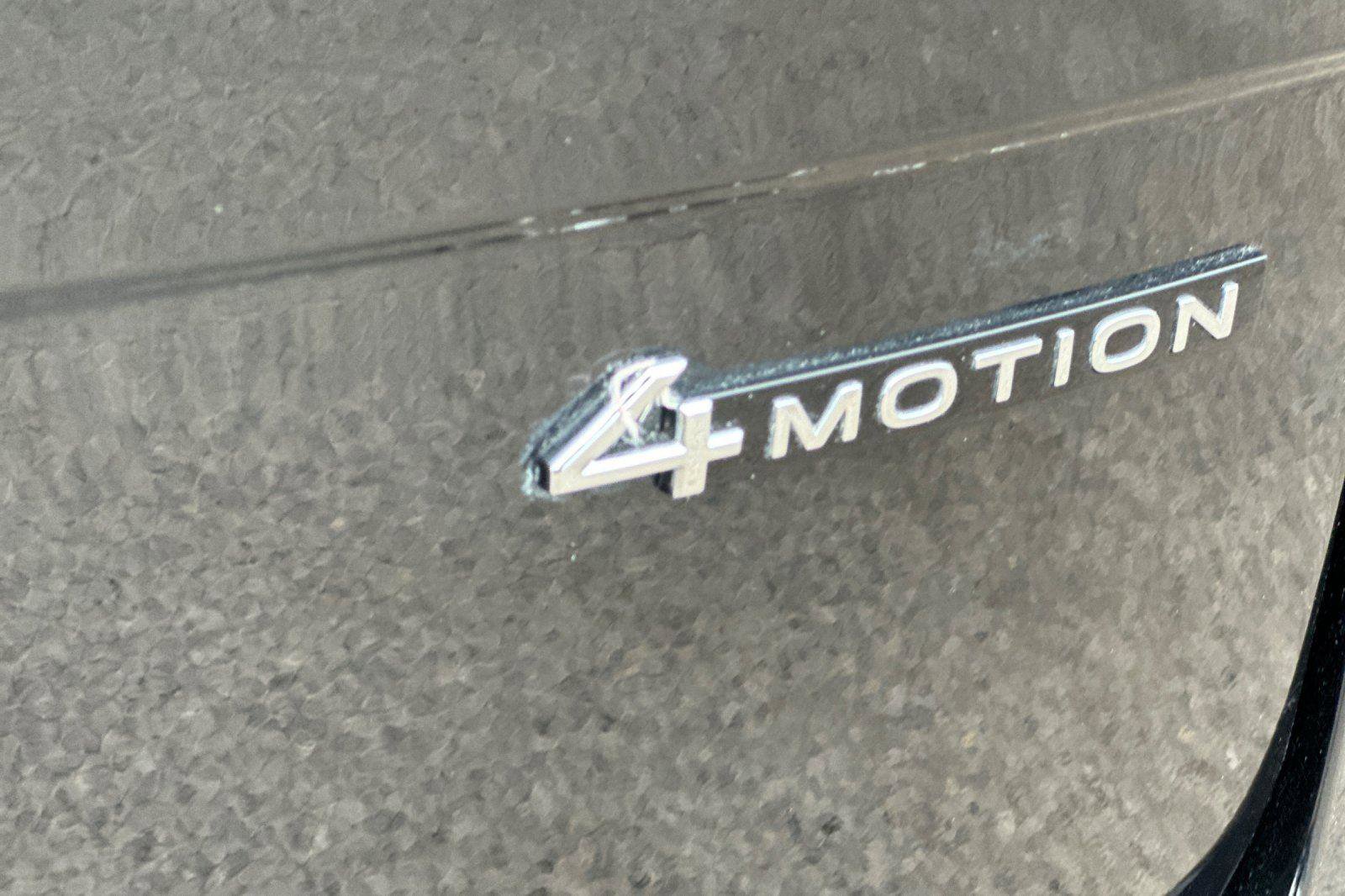 Used 2022 Volkswagen Tiguan S image 32