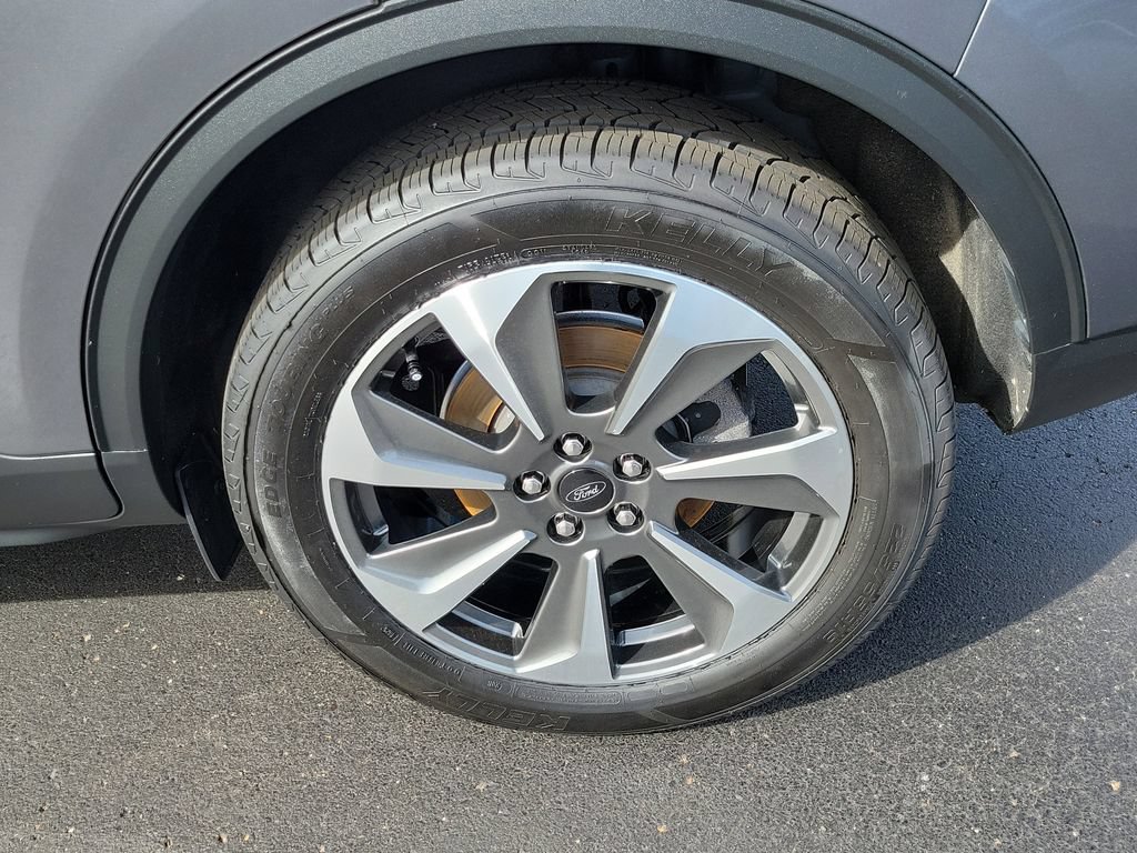 Certified 2023 Ford Escape Platinum AWD/4WD image 5