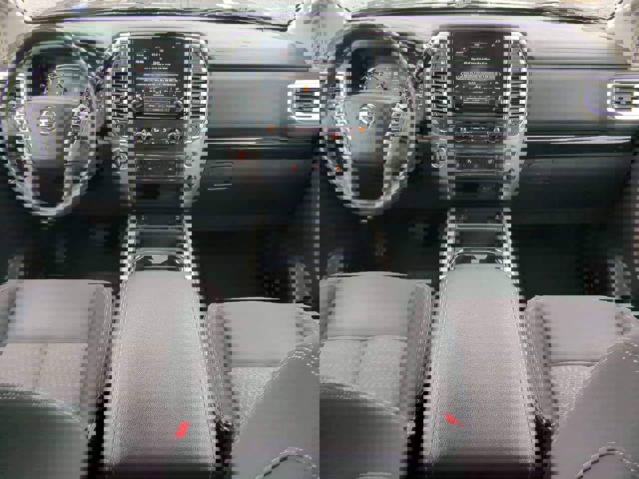 Used 2021 Nissan Titan SV w/ SV Convenience Package image 13