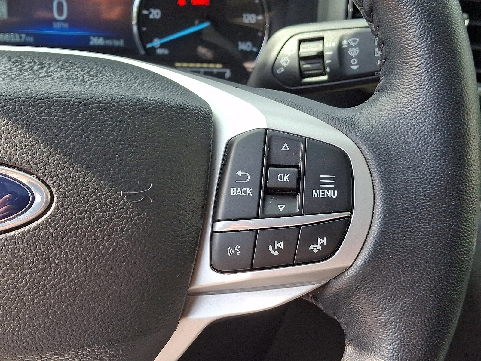 Certified 2023 Ford Explorer Limited w/ Equipment Group 301A AWD/4WD image 25