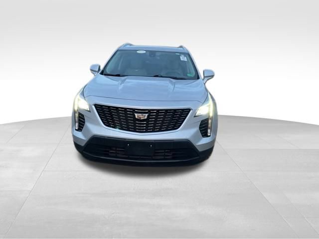 Used 2019 Cadillac XT4 Luxury w/ Cold Weather Package image 2