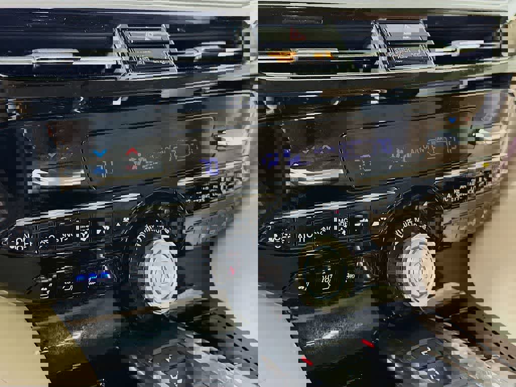 Used 2022 Acura MDX SH-AWD w/ Advance Package image 17