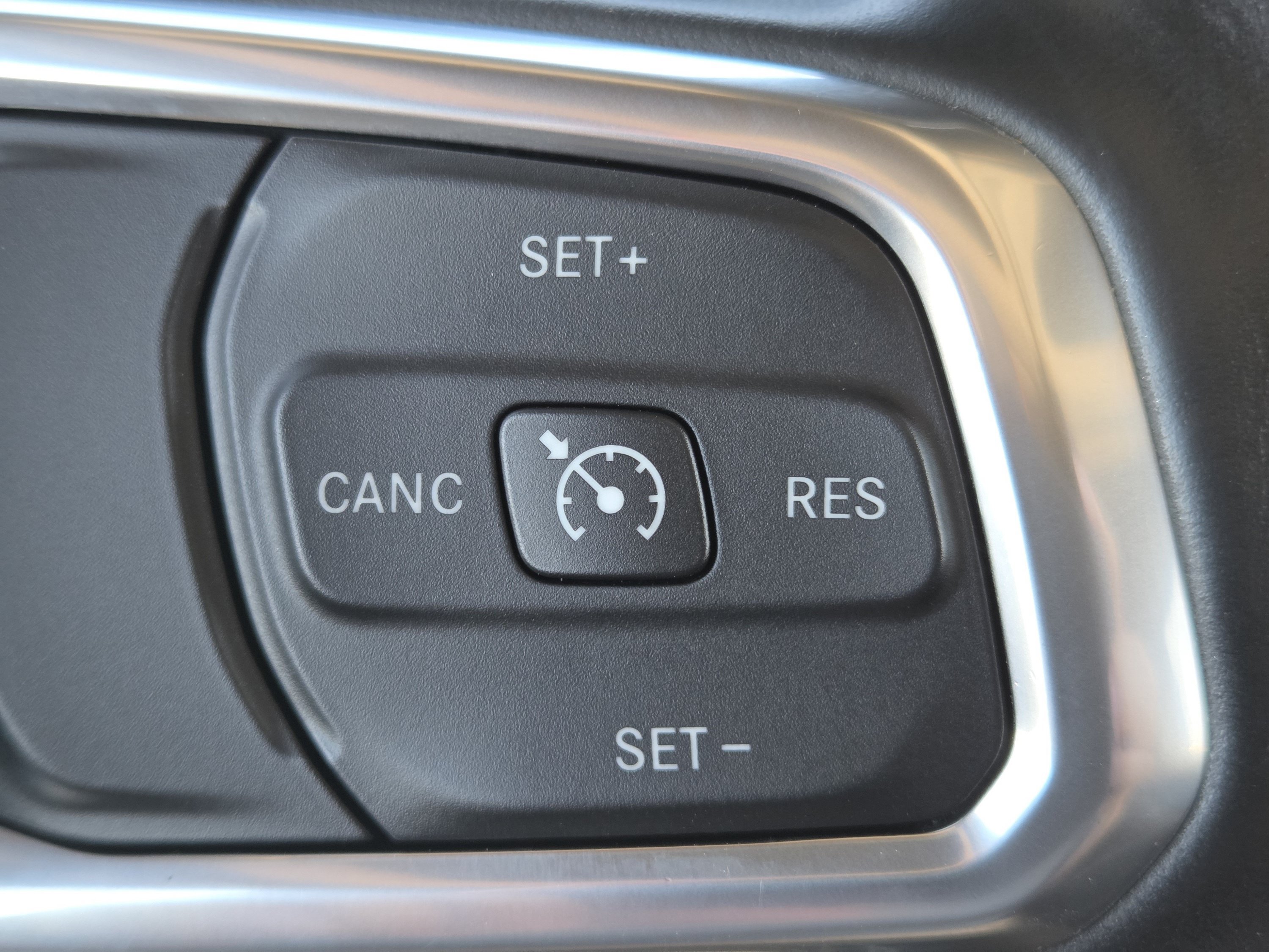 Used 2022 Jeep Gladiator Overland w/ Popular Equipment Package AWD/4WD image 15