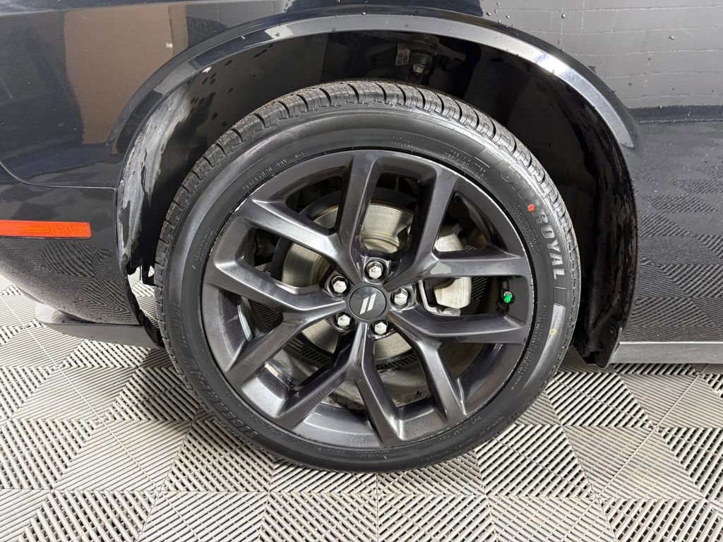 Used 2022 Dodge Challenger SXT w/ Blacktop Package image 10