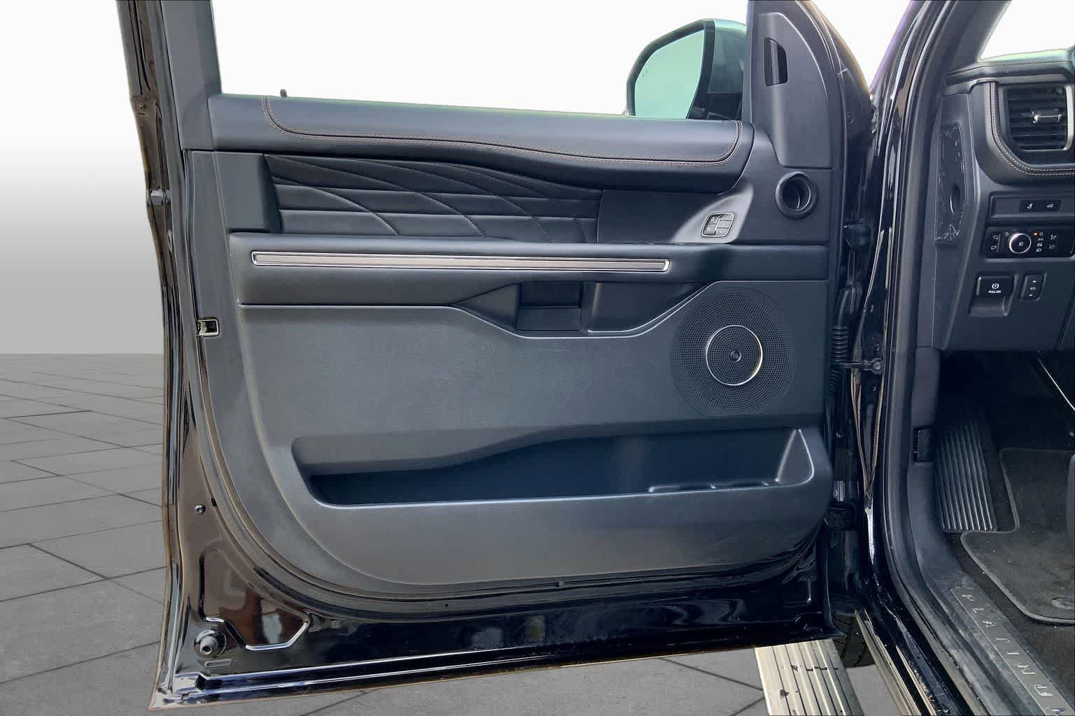 Certified 2023 Ford Expedition Platinum AWD/4WD image 22