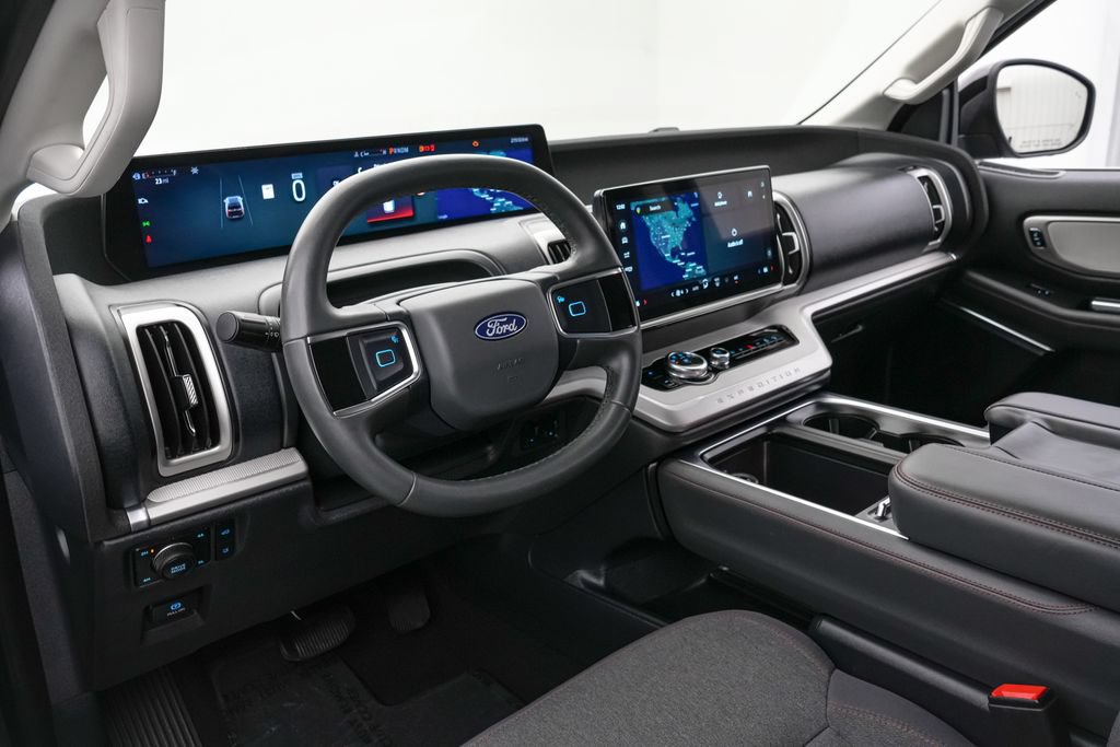 Certified 2025 Ford Expedition Active AWD/4WD image 12