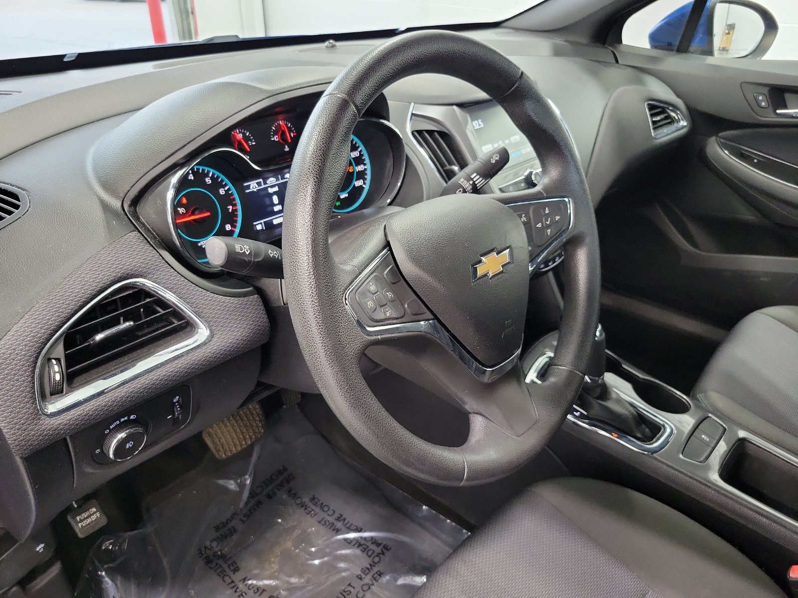 Used 2017 Chevrolet Cruze LT w/ Convenience Package FWD image 10