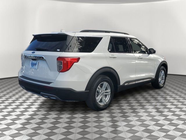 Certified 2023 Ford Explorer XLT w/ Equipment Group 202A image 4