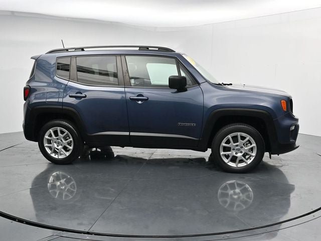 Used 2022 Jeep Renegade Sport w/ Sport Appearance Group AWD/4WD image 12