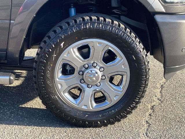 Used 2018 RAM 2500 Laramie w/ Sport Appearance Group AWD/4WD image 7