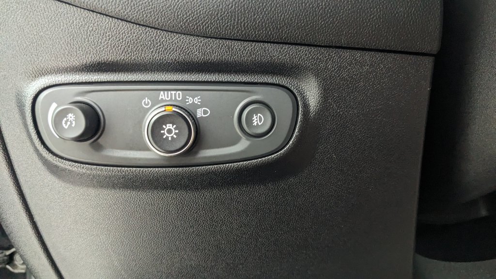 Used 2019 Chevrolet Equinox Premier FWD image 21