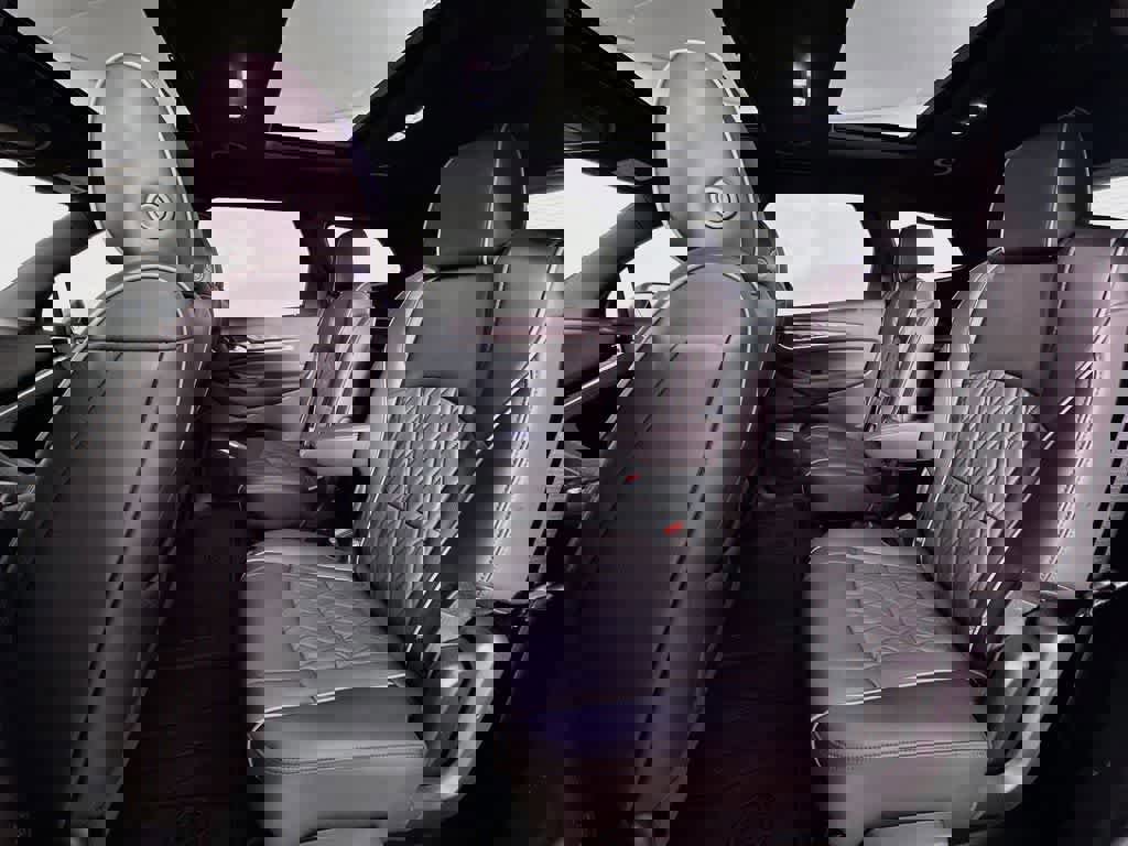 Used 2023 Buick Enclave Avenir w/ Avenir Technology Package AWD/4WD image 17